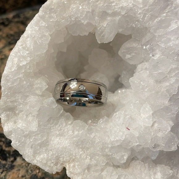 Titanium 8mm Band with .05 Diamond NWT - Picture 3 of 8